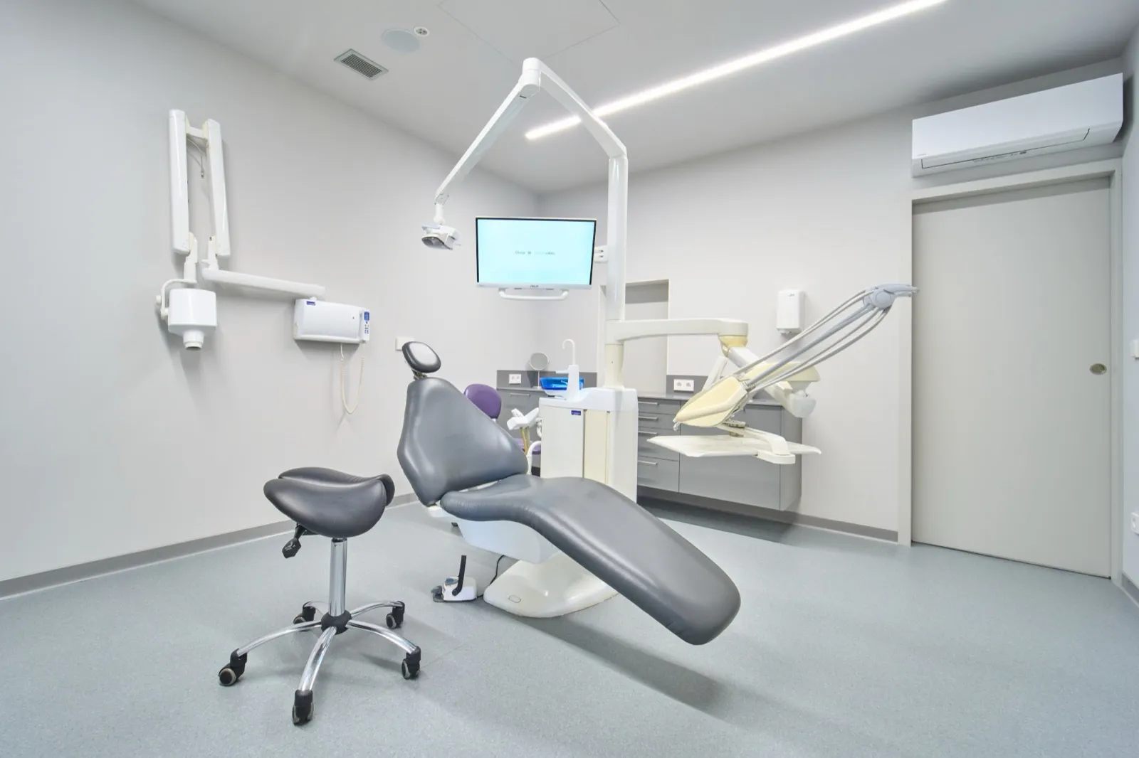 Gabinete dental equipado de la Clínica Dental Jesús Abal